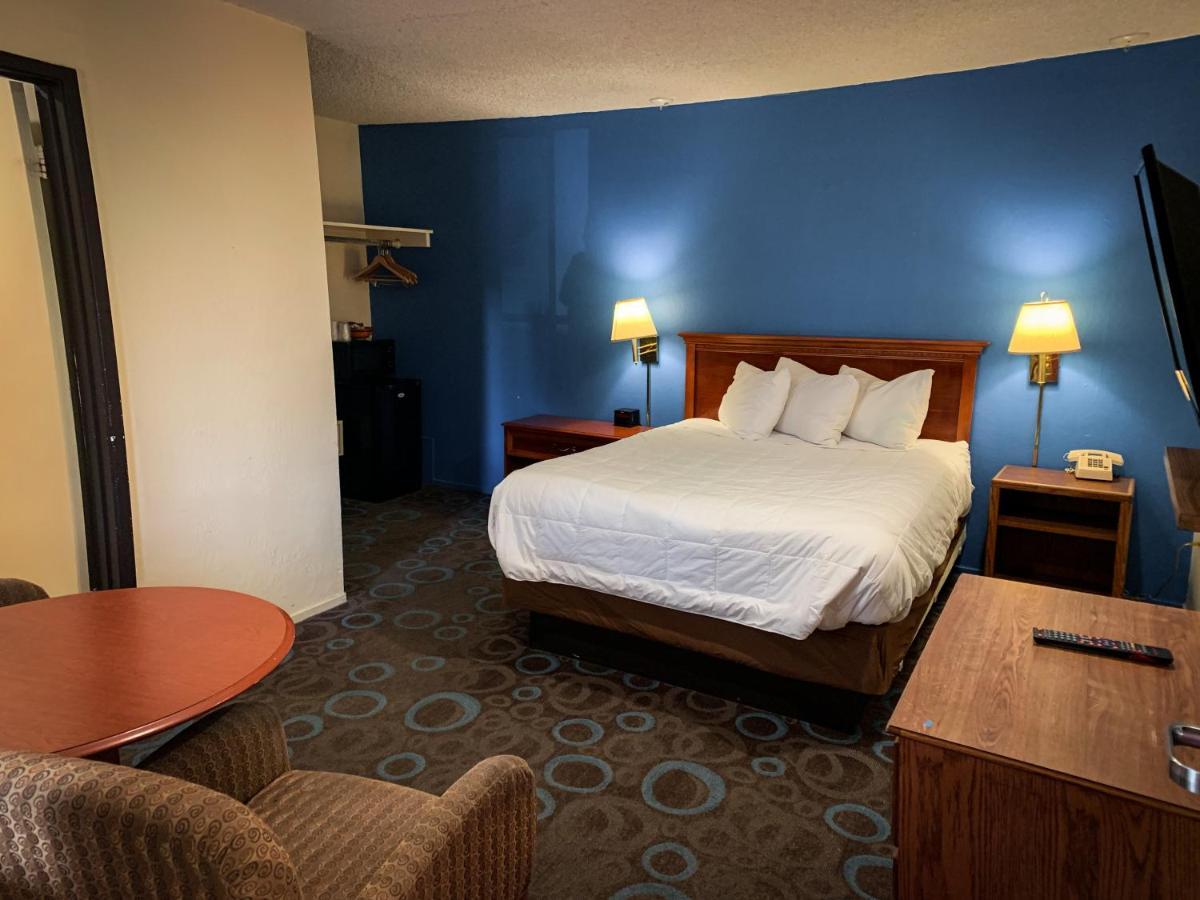 Ventura Grand Motel 2*